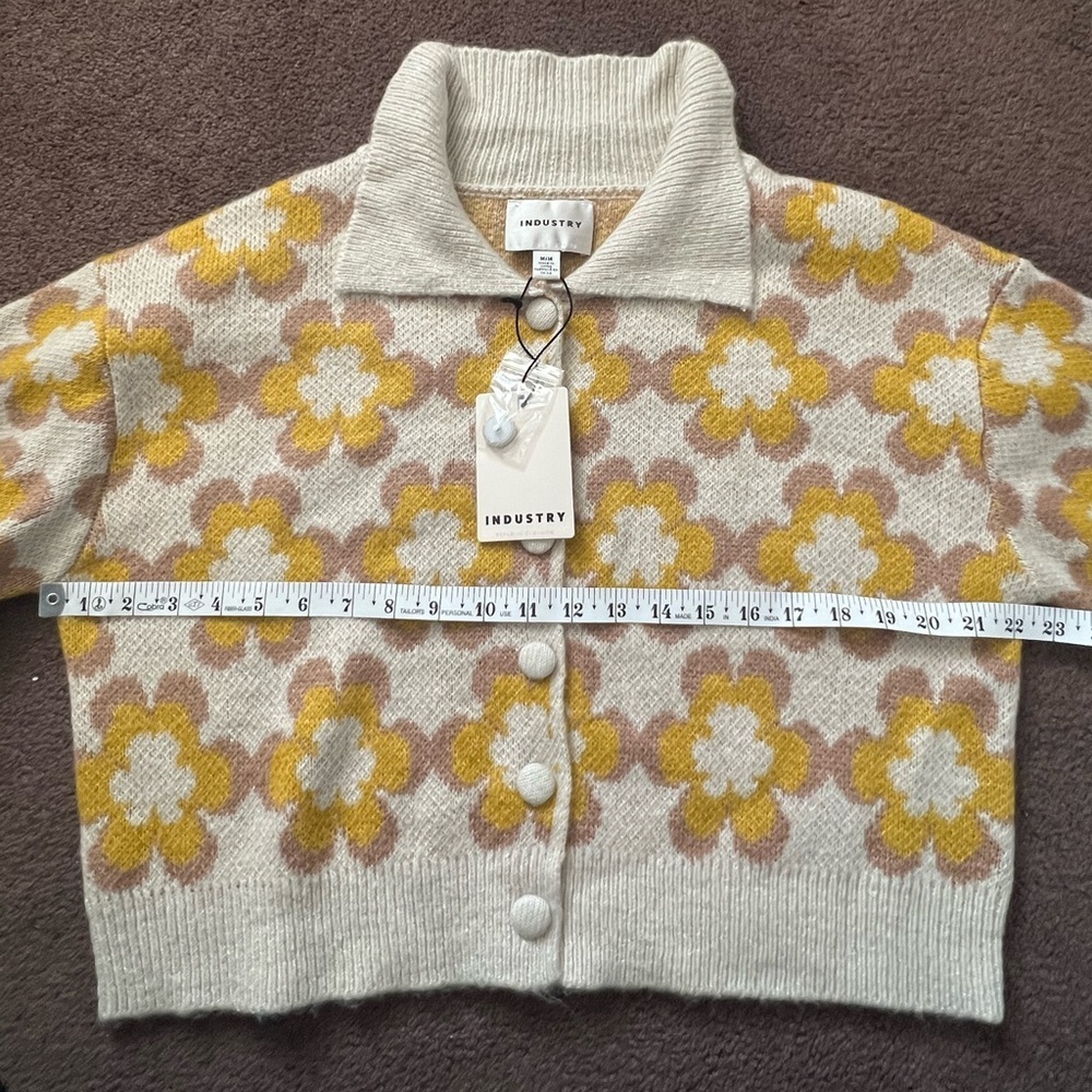 NWT Industry Floral Cropped Button Front Cardigan - Picture 7 of 8